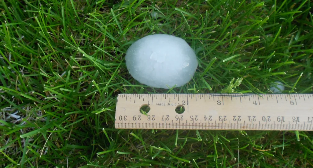 What size hail will damage a roof